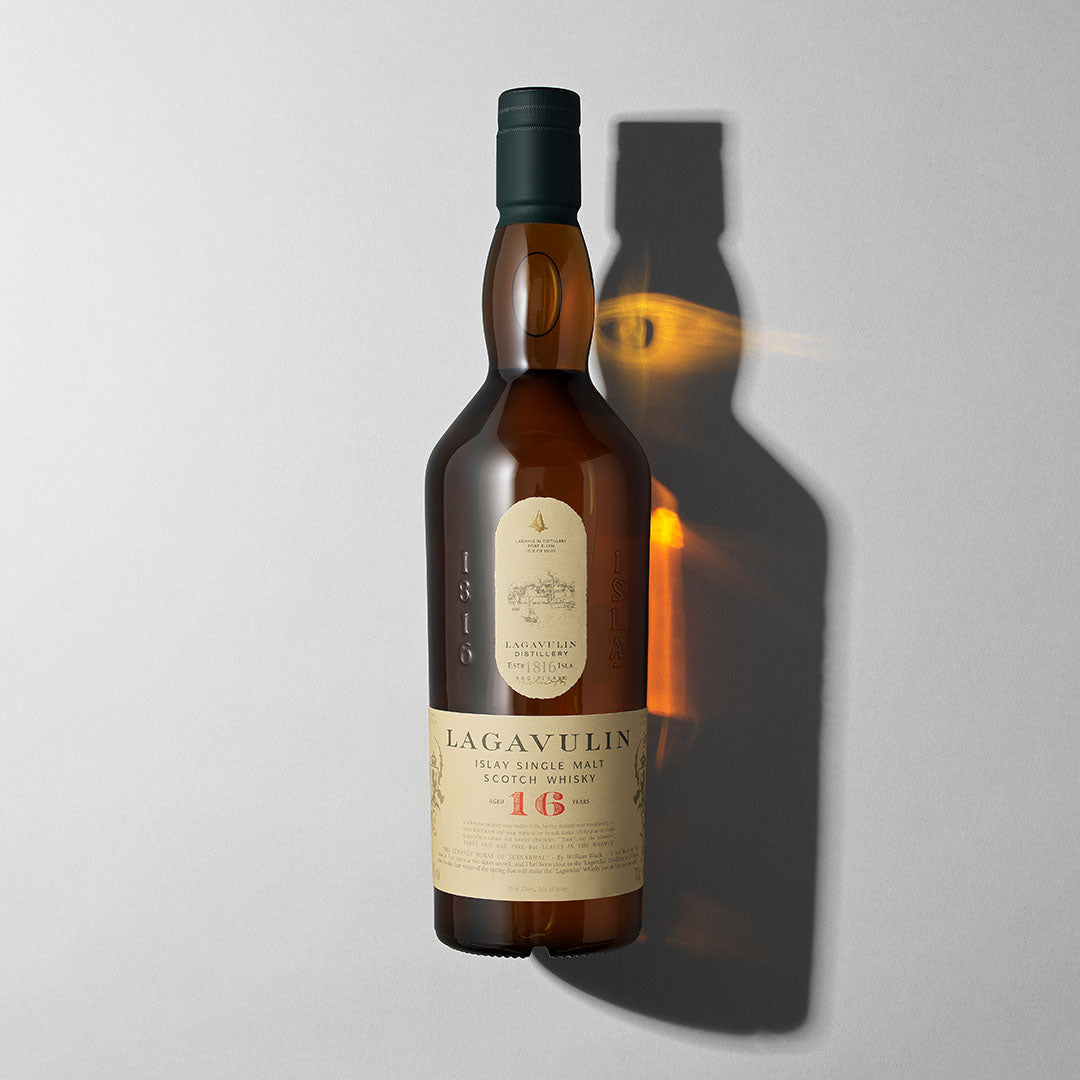 Lagavulin 16 Jahre Islay Single Malt Scotch Whisky 70cl mit Geschenkverpackung